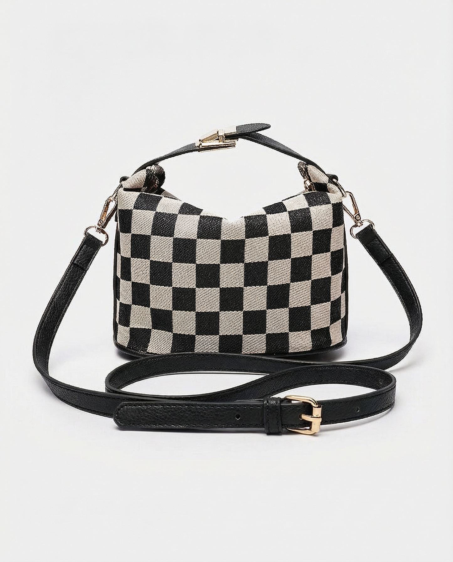 linear-gradient(125deg,rgba(239, 221, 197, 1) 50%, rgba(0, 0, 0, 1) 50%)