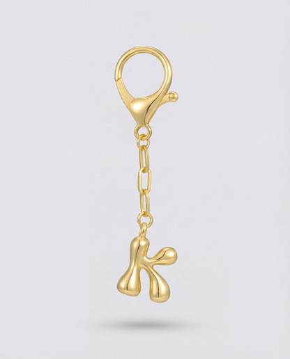 linear-gradient(125deg, rgba(228, 208, 146, 1) 50%, rgba(180, 142, 24, 1) 50%)